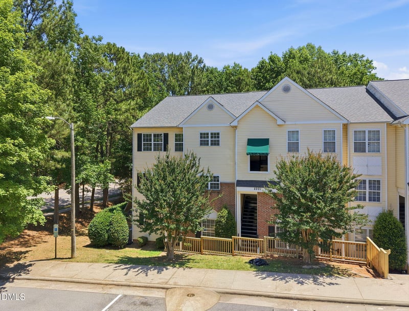 2201 Mountain Mist Ct, Raleigh, NC 27603