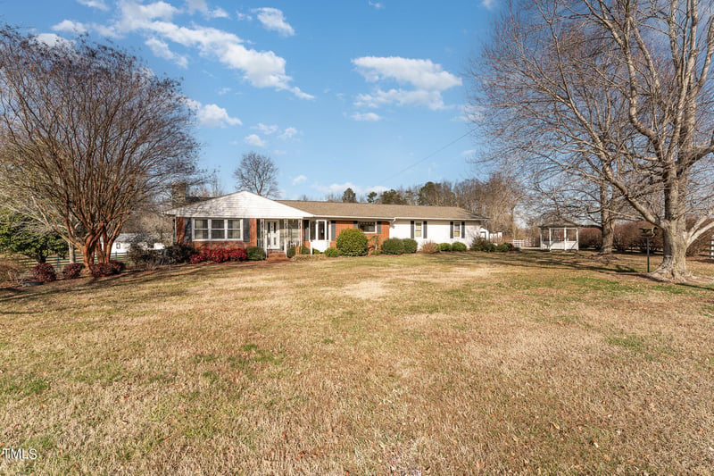 2201 Nc Highway 62 E, Liberty, NC 27298