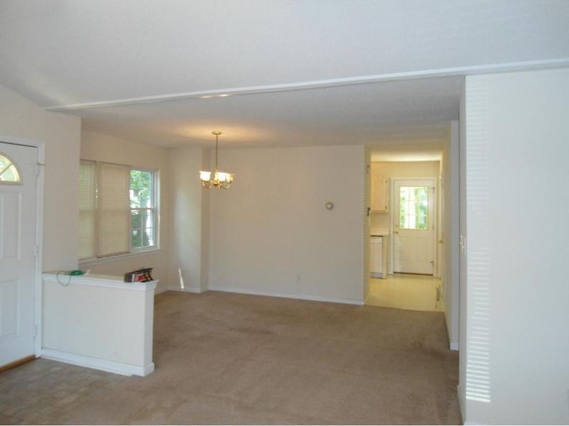 2202 A-B Eider, Graham, NC 27253