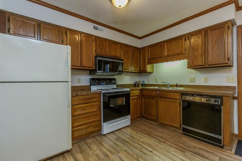 2202 A5 Huntington Rd, Burlington, NC 27215