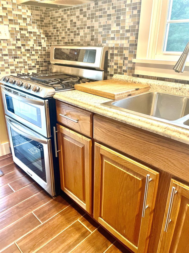 2202 Taylor St, Durham, NC 27703