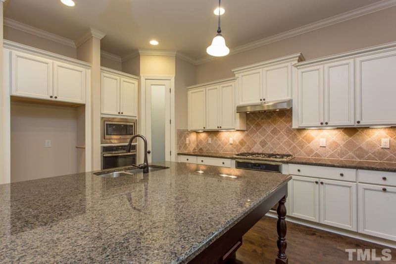 2203 Carriage Oaks Dr, Raleigh, NC 27614