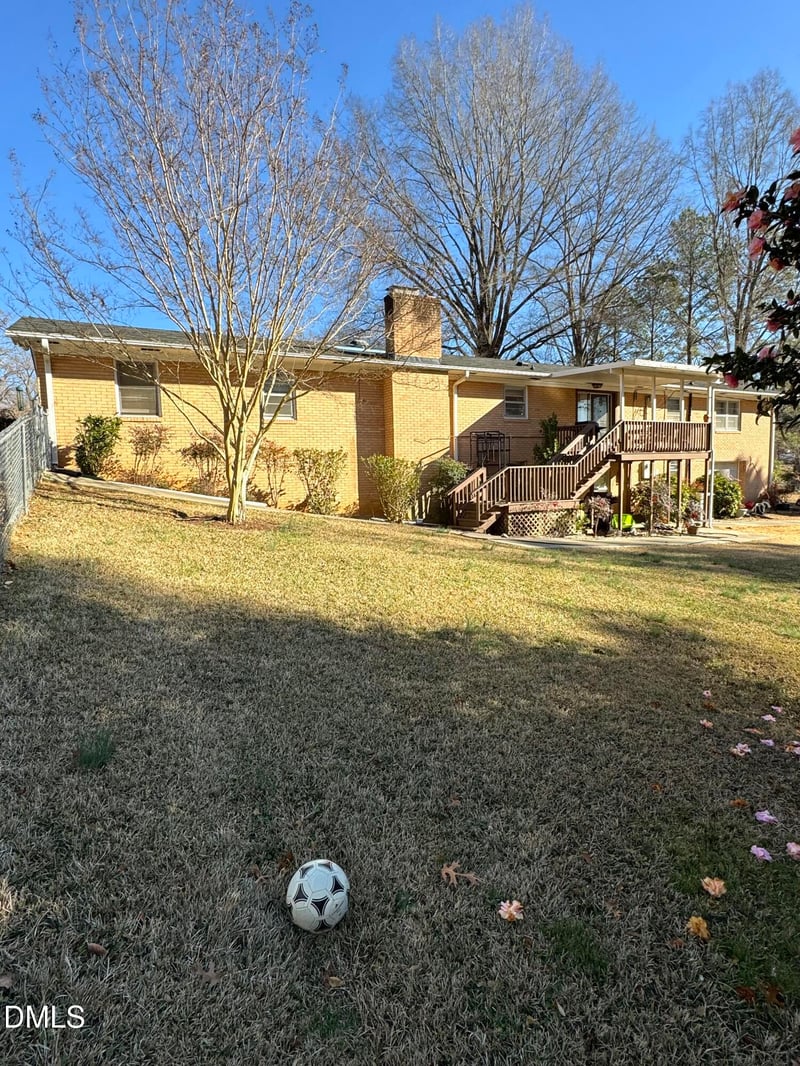 2203 Longwood Ave, Sanford, NC 27330