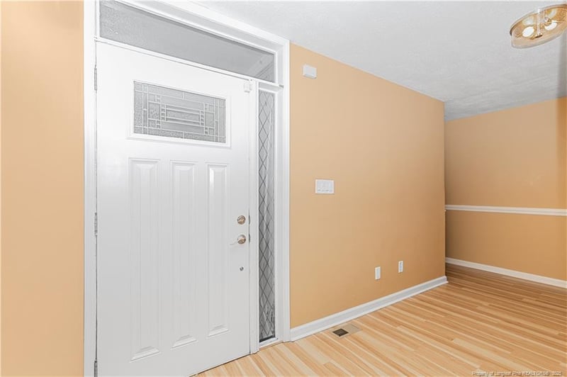 2203 Mcbain Dr, Fayetteville, NC 28305