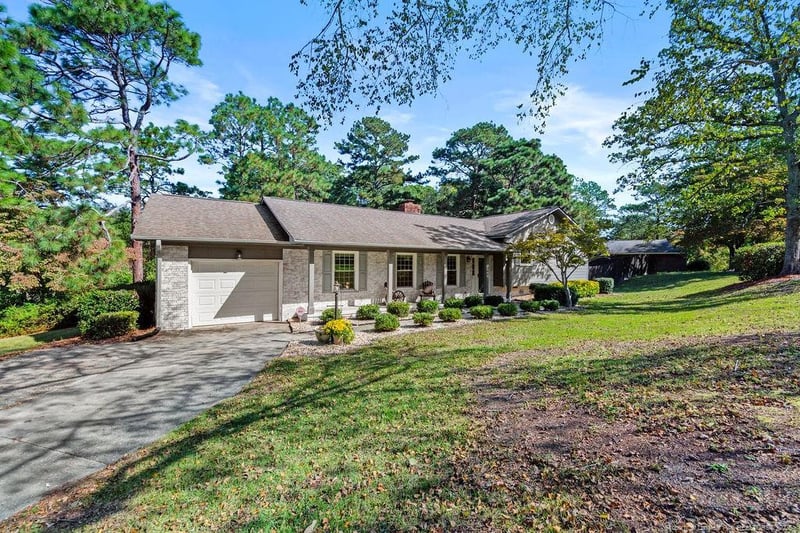2203 Rolling Hill Rd, Fayetteville, NC 28304