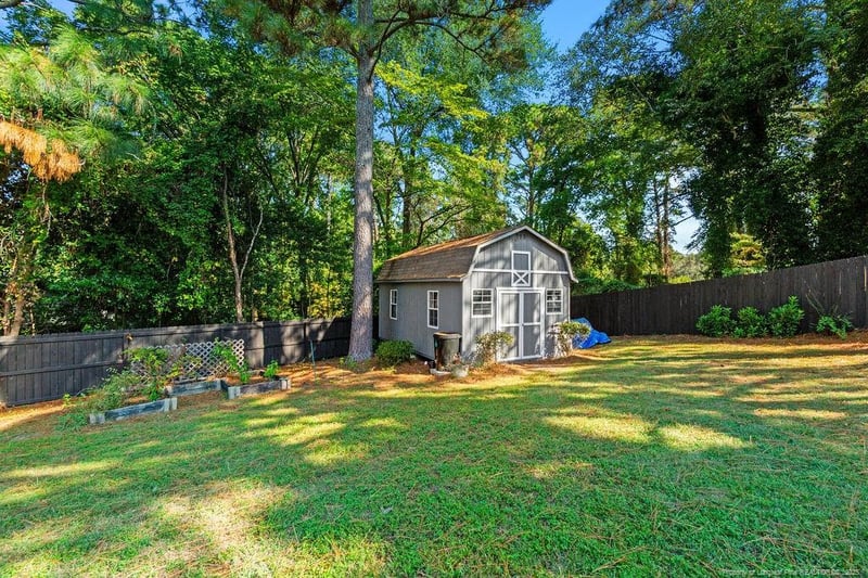 2203 Rolling Hill Rd, Fayetteville, NC 28304