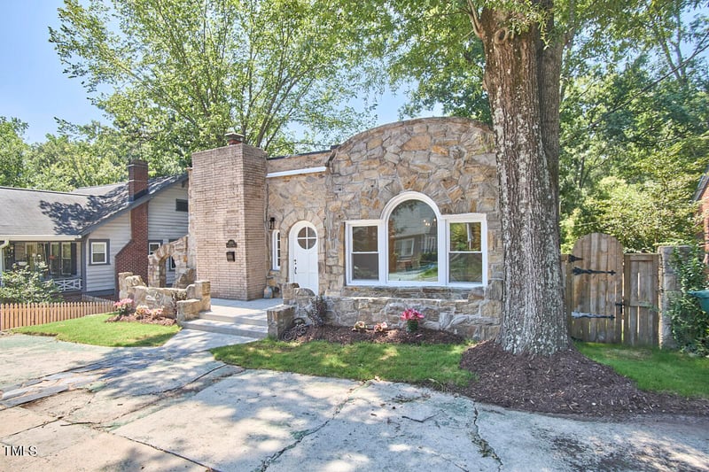 2203 University Dr, Durham, NC 27707