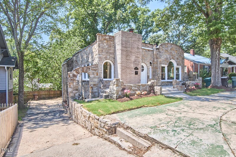 2203 University Dr, Durham, NC 27707