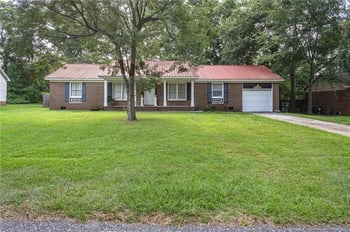 2204 Baywater Dr, Fayetteville, NC 28304