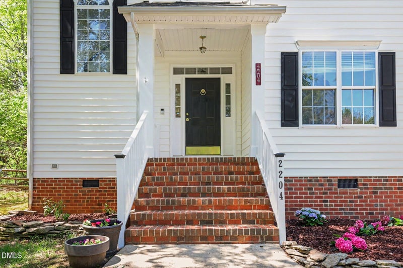 2204 Becketts Ridge Dr, Hillsborough, NC 27278