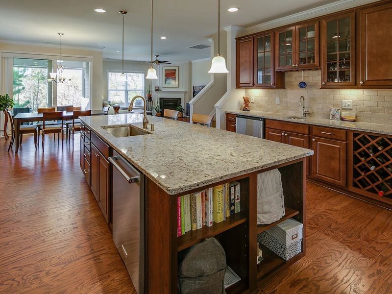 2204 Bloomsbury Manor Dr, Durham, NC 27703