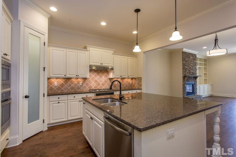 2204 Carriage Oaks Dr, Raleigh, NC 27614