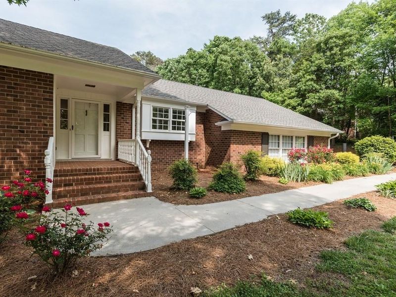 2204 Crescent Dr, Graham, NC 27253