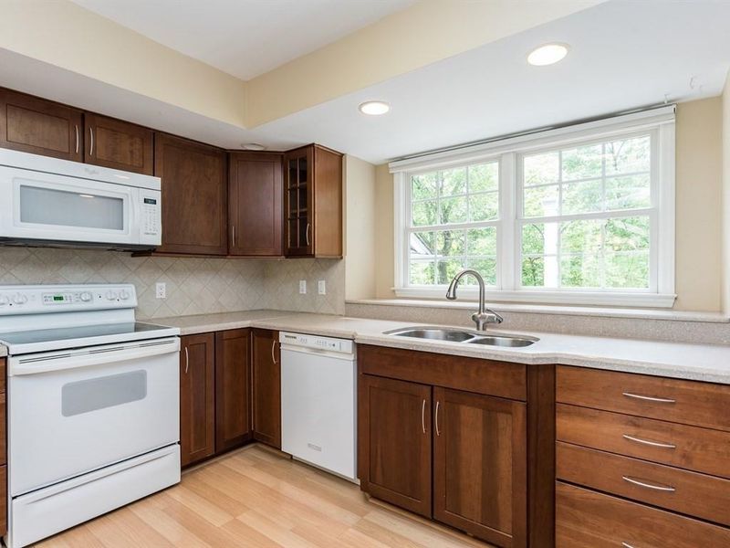 2204 Crescent Dr, Graham, NC 27253