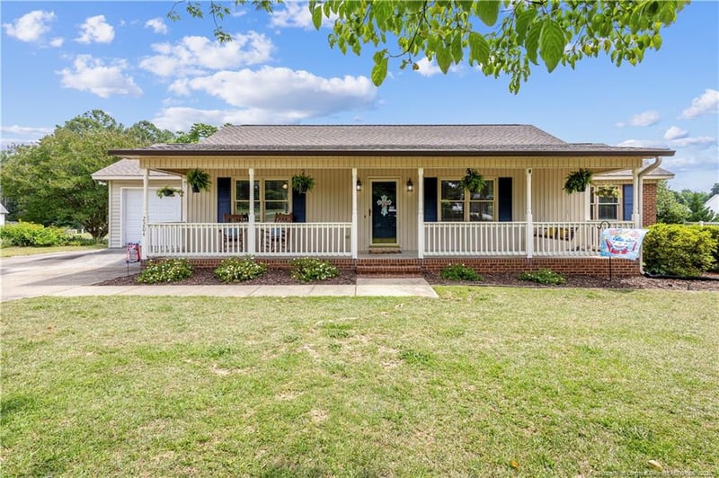 2204 Dunbar Dr, Sanford, NC 27332