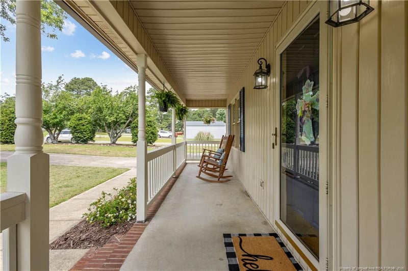 2204 Dunbar Dr, Sanford, NC 27332