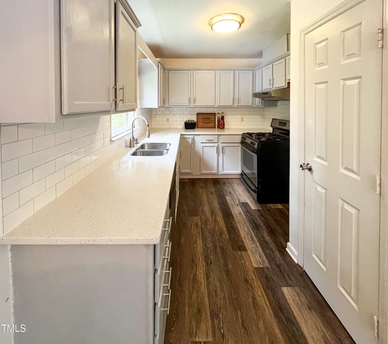 2204 Hoot Owl Ct, Raleigh, NC 27603