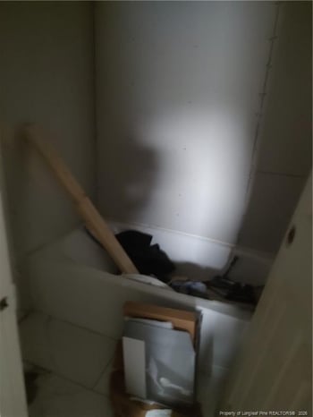 2204 Mossy Cup Ln, Fayetteville, NC 28304