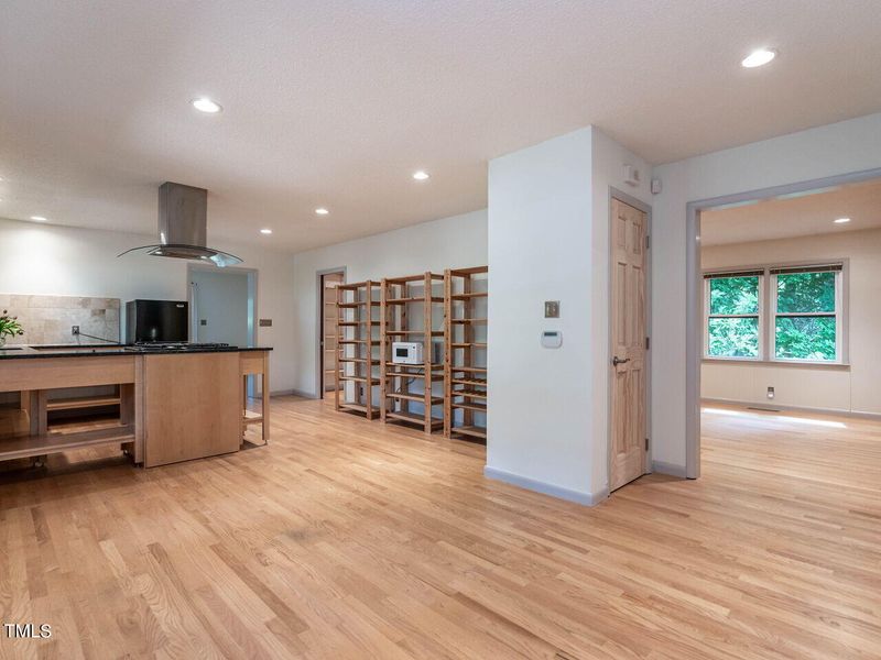2204 Myron Dr, Raleigh, NC 27607