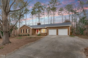 2204 Ridgefield Dr, Chapel Hill, NC 27517