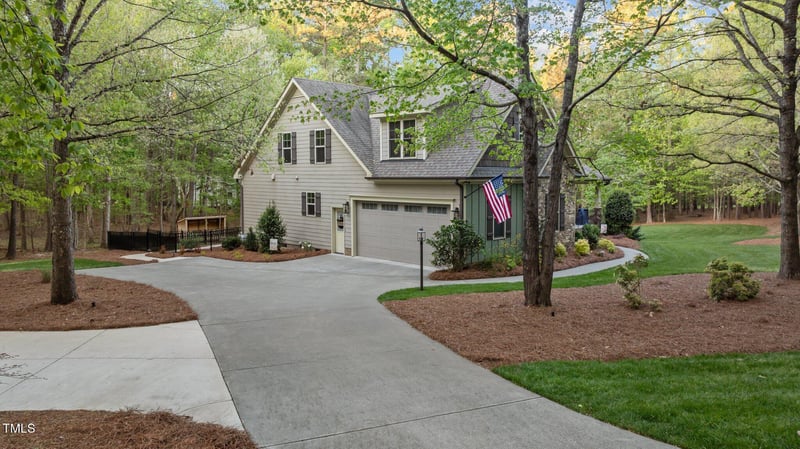 2204 Secluded Oaks Ct, Wake Forest, NC 27587