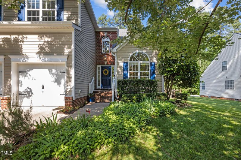 2204 Summit Dr, Hillsborough, NC 27278