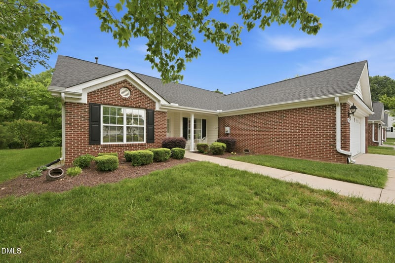 2204 Sweetbay Cir, Burlington, NC 27215