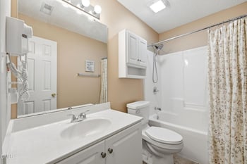2204 Sweetbay Cir, Burlington, NC 27215