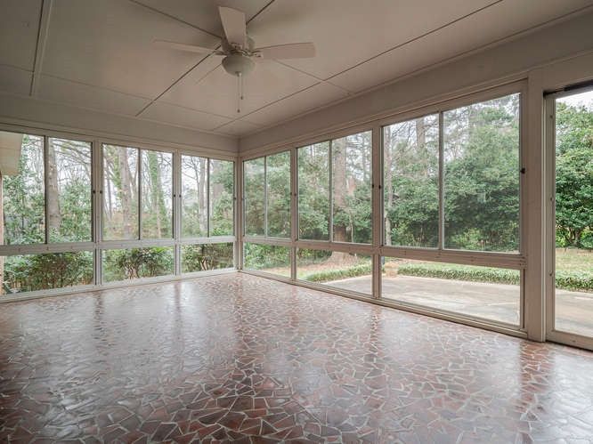 2205 Barfield Ct, Raleigh, NC 27612