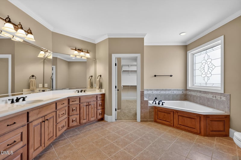 2205 Belvinwood Dr, Fuquay Varina, NC 27526