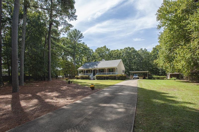 2205 Cedarwood Ct, Clayton, NC 27520