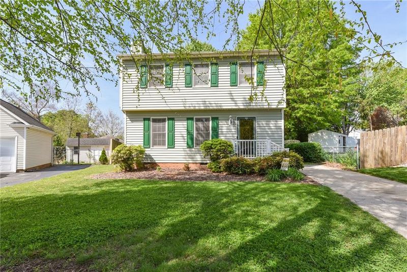 2205 Franklin Ct, Burlington, NC 27215