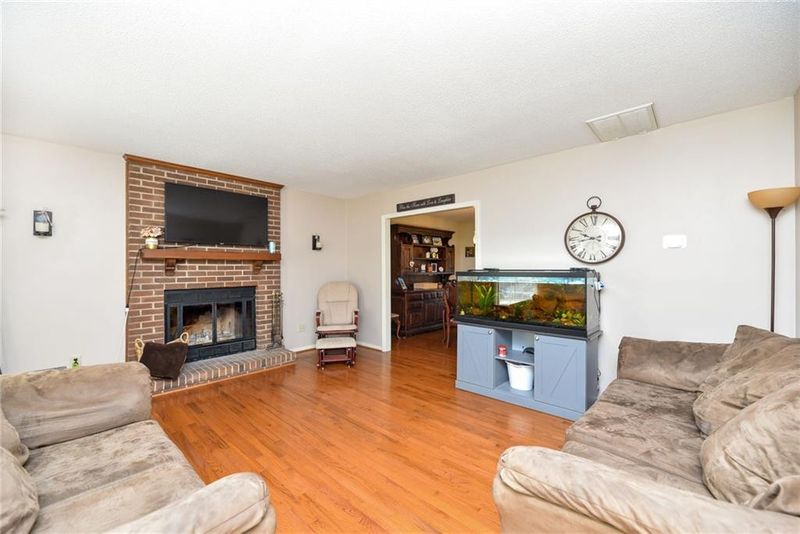2205 Franklin Ct, Burlington, NC 27215