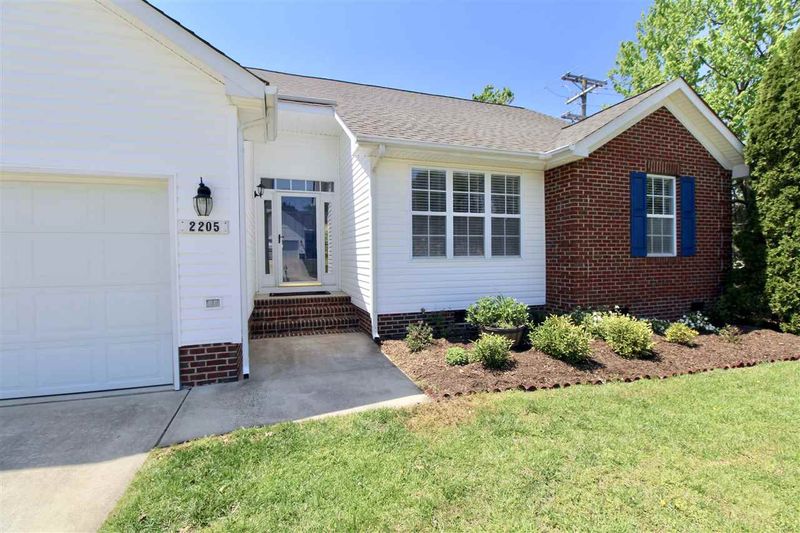 2205 Henniker St, Apex, NC 27523