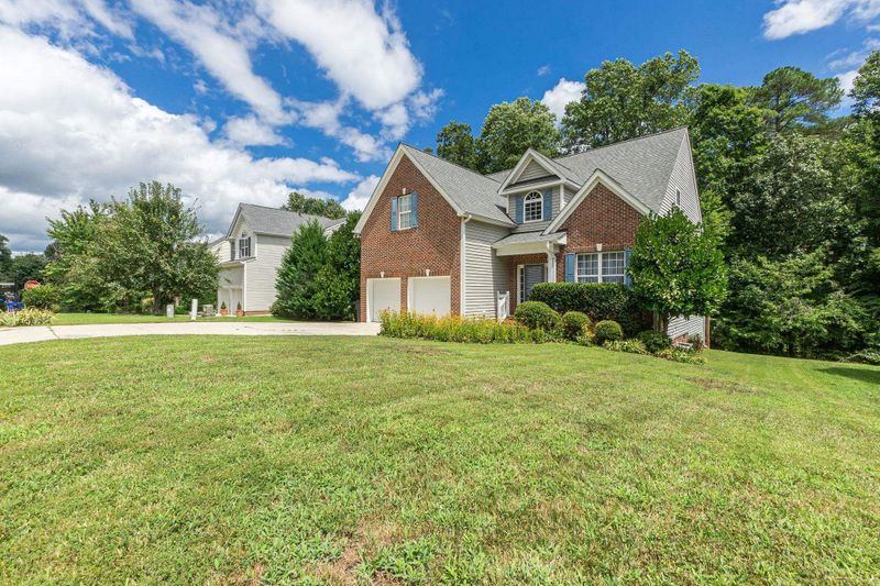 2205 Summit Dr, Hillsborough, NC 27278