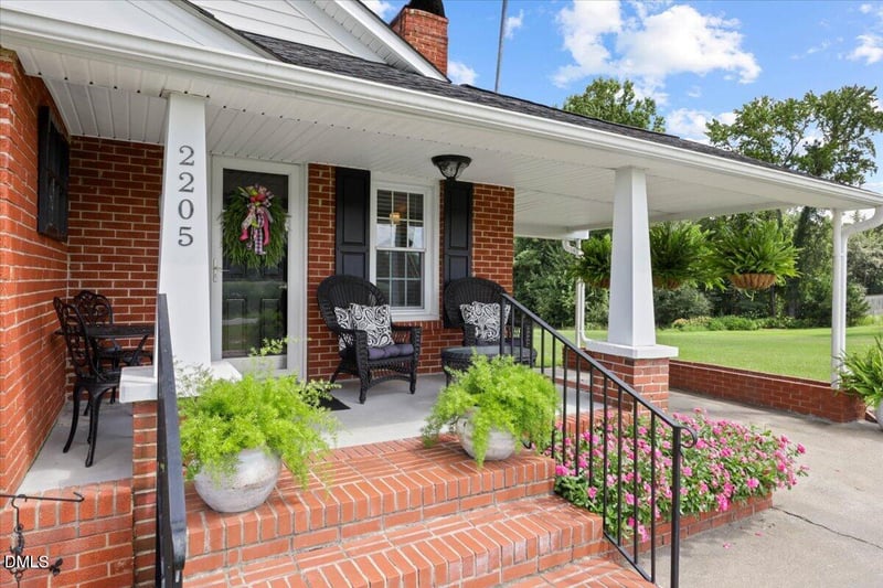2205 Thompson Rd, Four Oaks, NC 27524