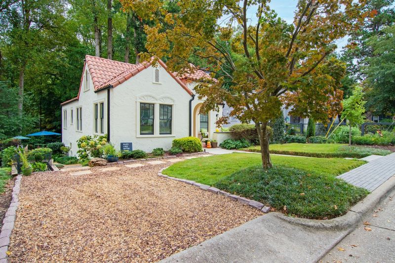 2206 Alexander Rd, Raleigh, NC 27608