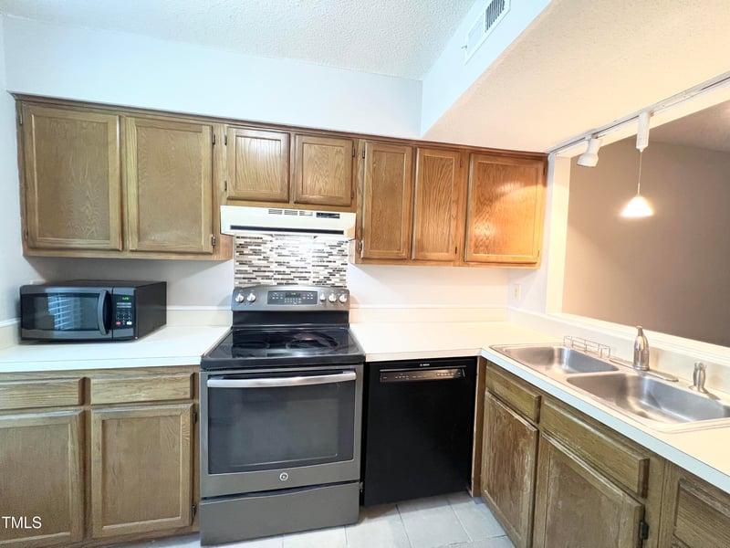 2206 Alpine Rd, Durham, NC 27707