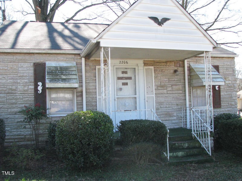 2206 Club Blvd, Durham, NC 27704