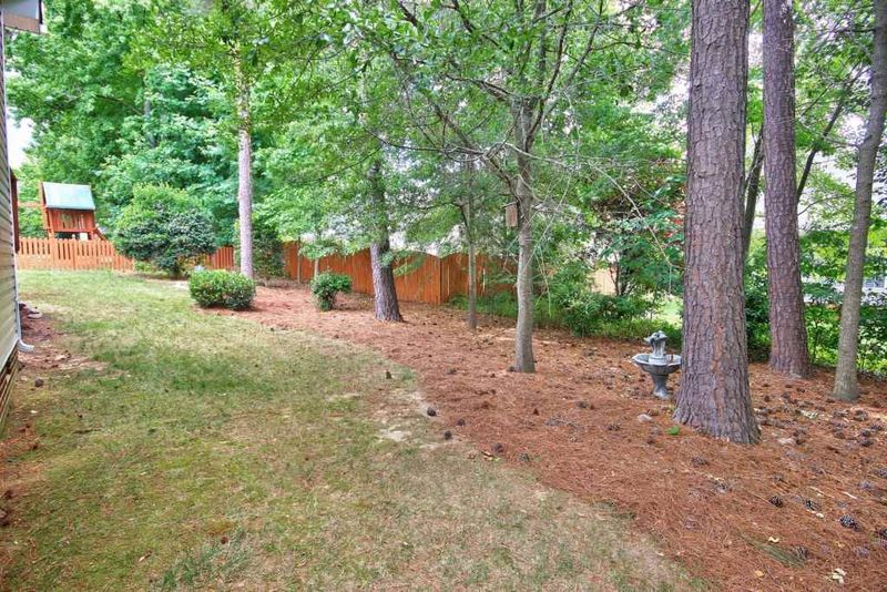 2206 Echo Glen Ln, Apex, NC 27523