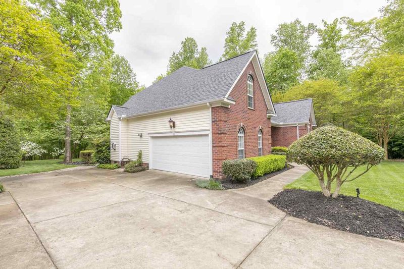 2206 Old Forest Dr, Hillsborough, NC 27278