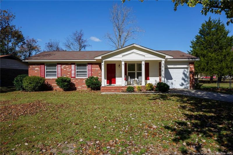 2206 Quailridge Dr, Fayetteville, NC 28304