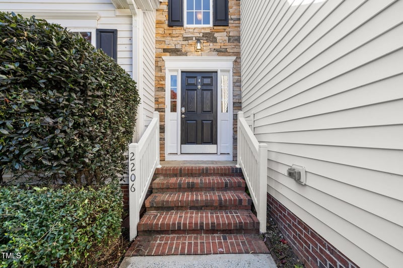 2206 Summit Dr, Hillsborough, NC 27278