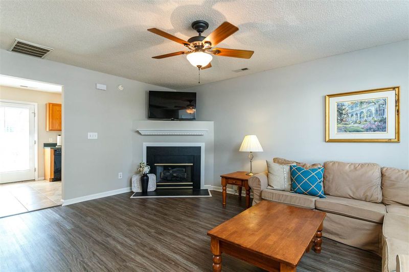 2206 Turtle Point Dr, Raleigh, NC 27604