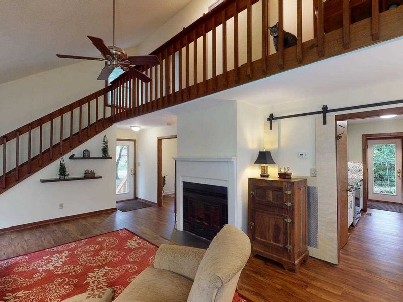2206 Winterberry Dr, Chapel Hill, NC 27514