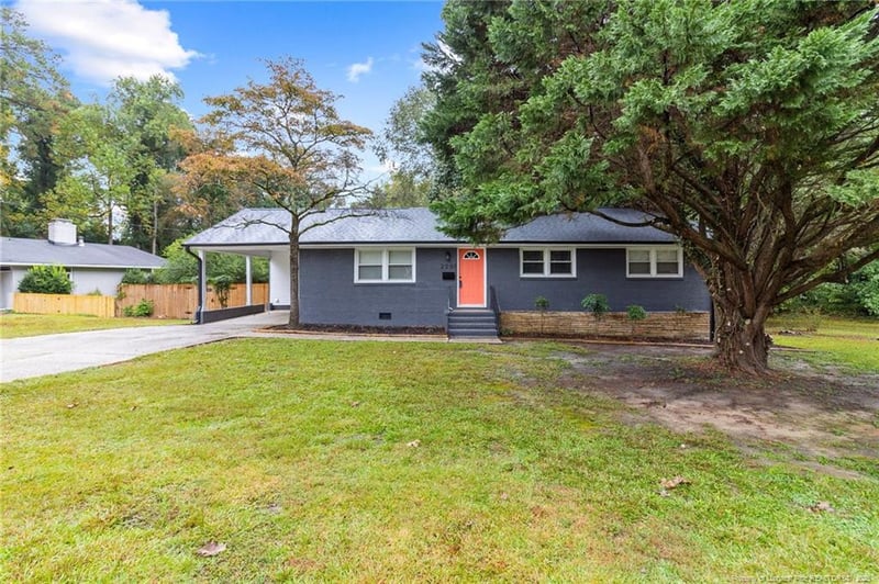 2207 Mcbain Dr, Fayetteville, NC 28305