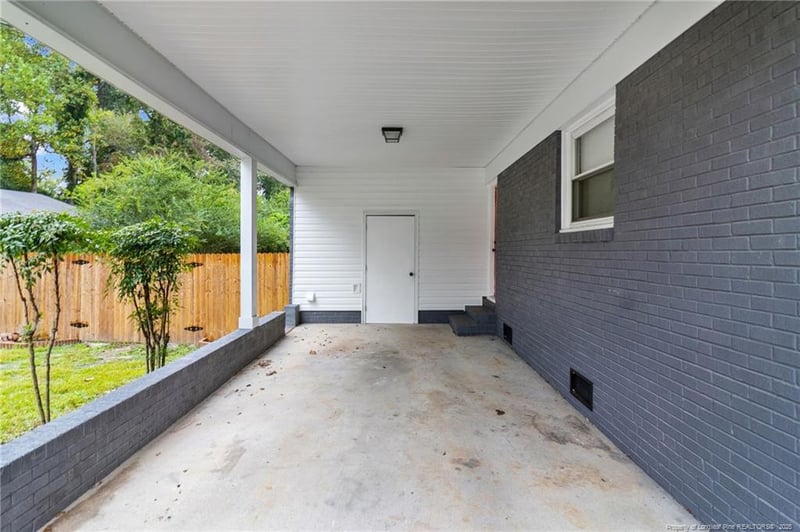 2207 Mcbain Dr, Fayetteville, NC 28305