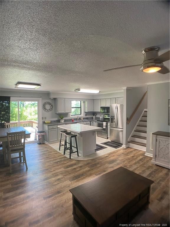 2207 White Oak Dr, Sanford, NC 27330