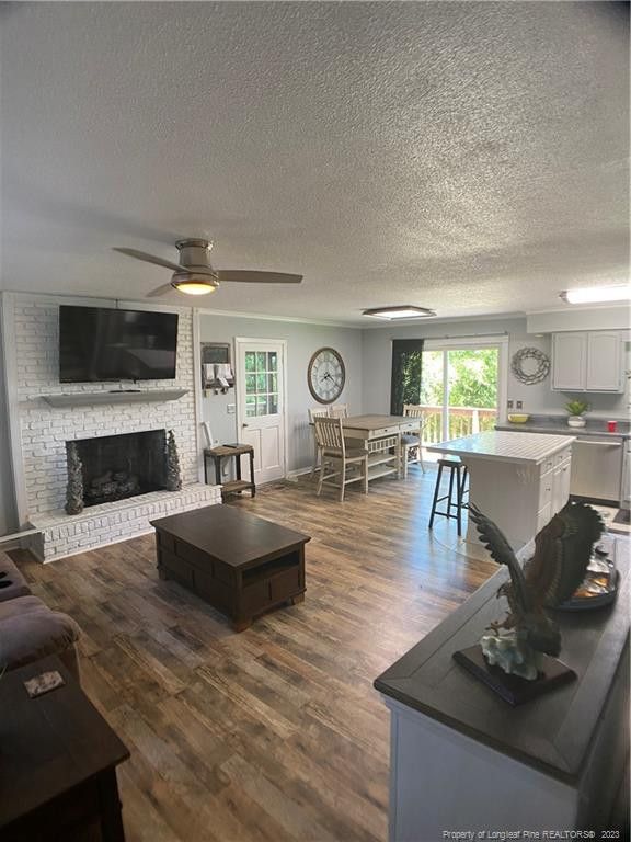 2207 White Oak Dr, Sanford, NC 27330