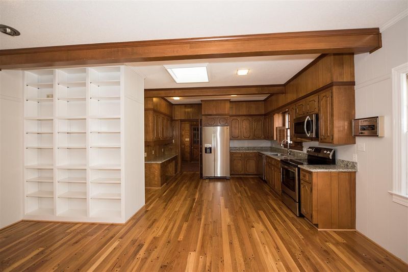 2207 Wilkins Dr, Sanford, NC 27330